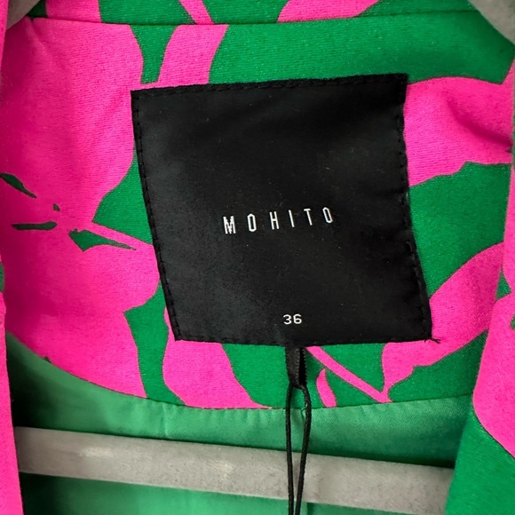 Vibrant Pink and Green Floral Blazer by [Brand] - Picture 3 of 13